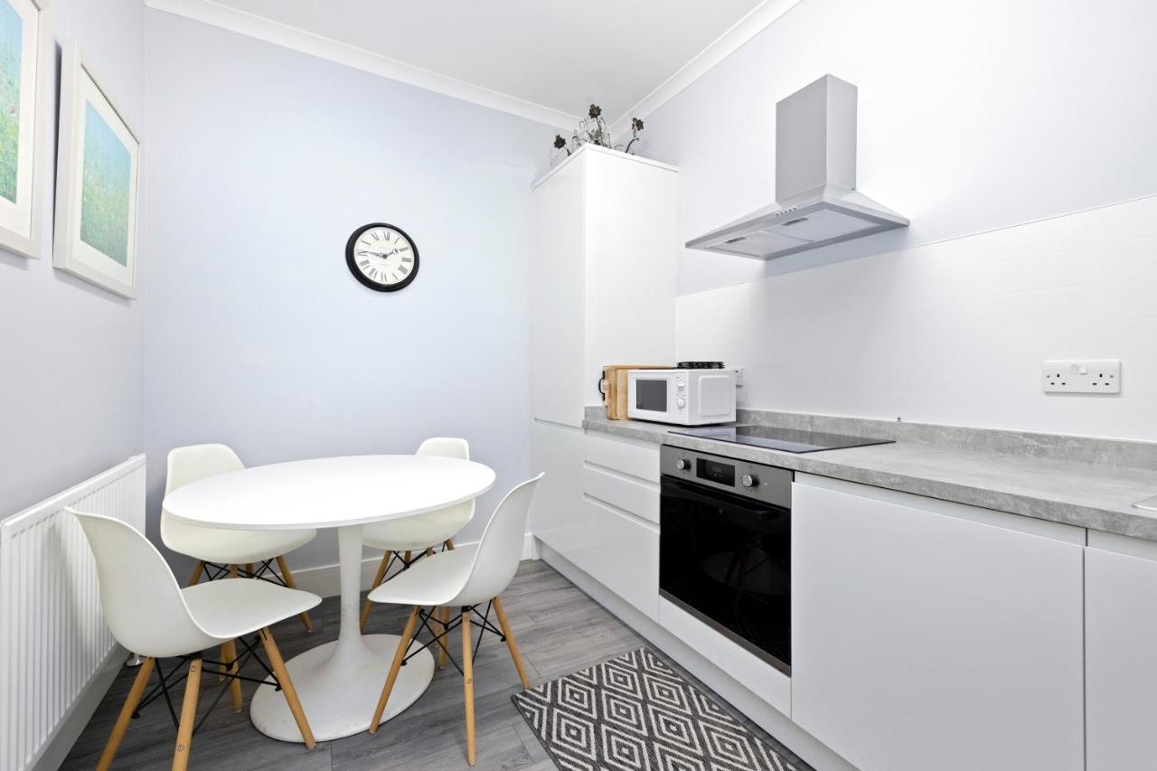 شقة Joivy Modern Flat On Rose Street إدنبرة المظهر الخارجي الصورة