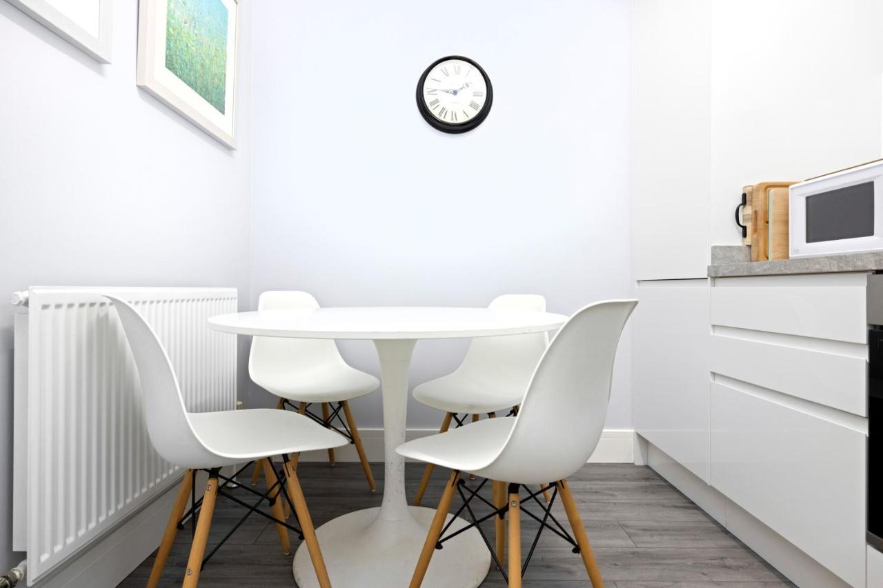 شقة Joivy Modern Flat On Rose Street إدنبرة المظهر الخارجي الصورة
